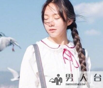 记忆中的那片蔚蓝色,清俊的少年走进她的心