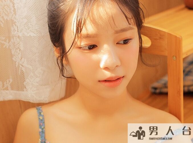 大佬从不跪键盘,大佬跟漫画家谈恋爱