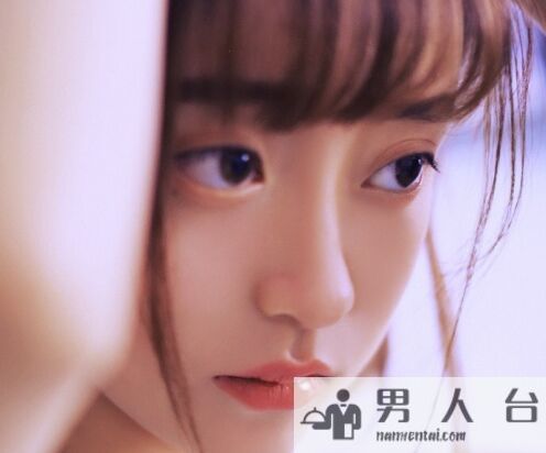 恋爱暴君也有温情,她与青梅竹马男友的故事